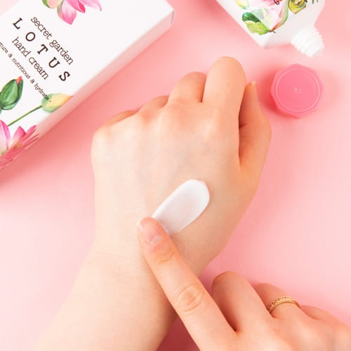 JIGOTT SECRET GARDEN LOTUS HAND CREAM