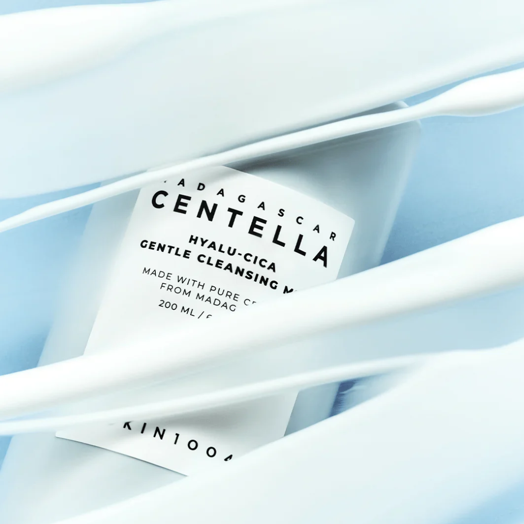 Skin1004 Madagascar Centella Hyalu-Cica Gentle Cleansing Milk 200 ml