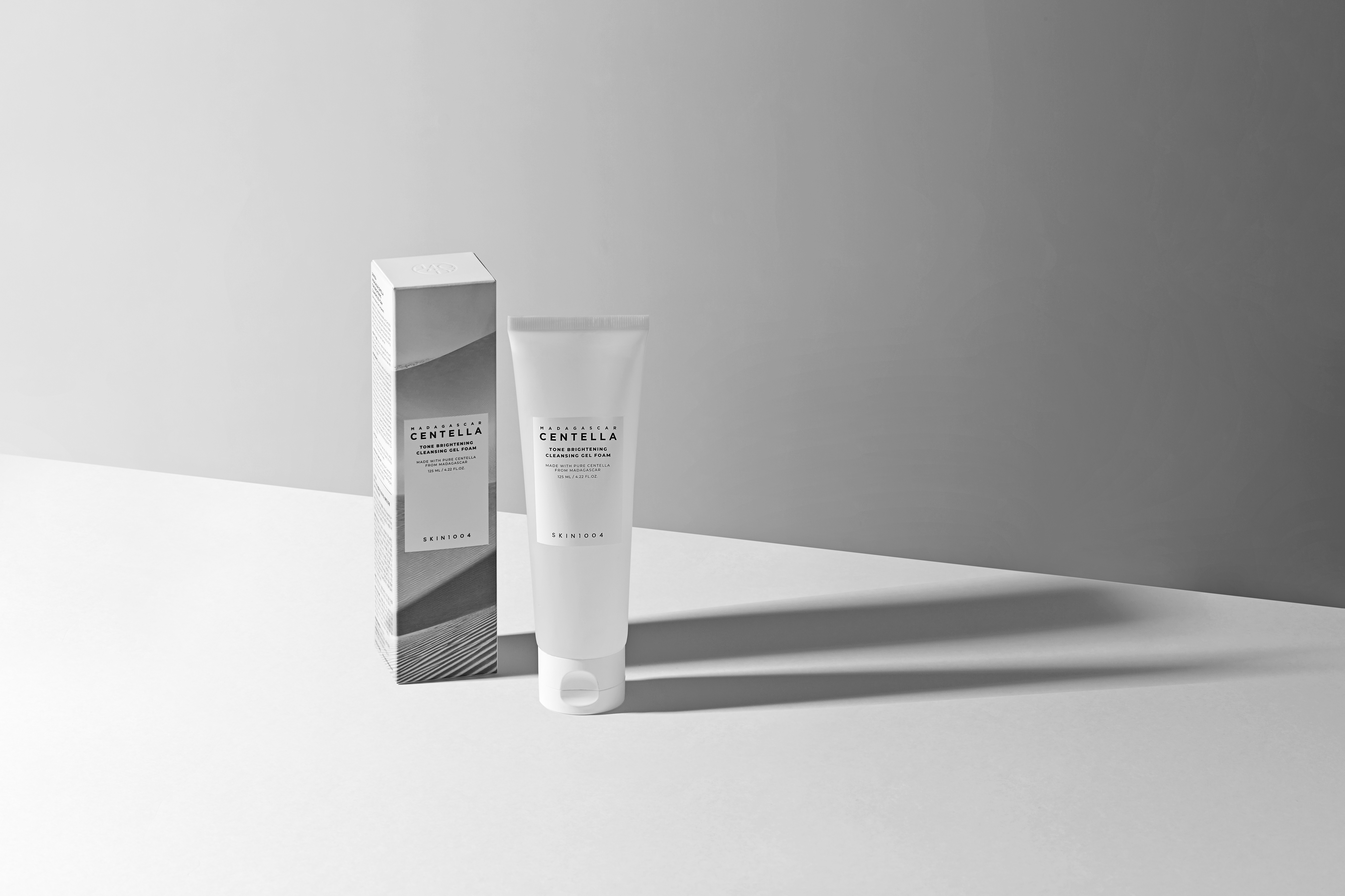 Skin1004 Madagascar Centella Tone Brightening Cleansing Gel Foam